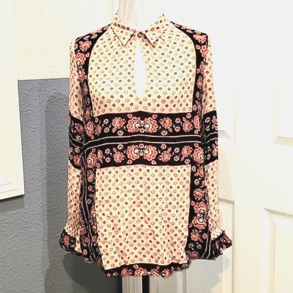 Free People Floral Bohemian Top.36 - Picture 2 of 7